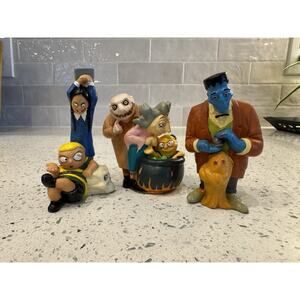 The Addams Family 1993 HBPC Animated Series PVC Candy Topper Finger Puppet Set